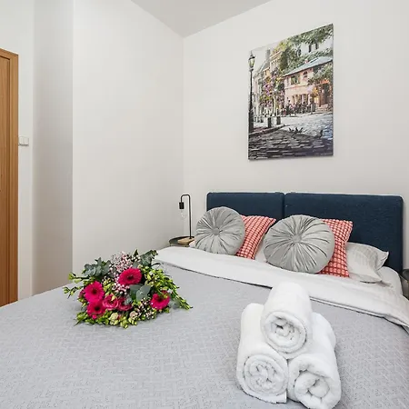 Daire Lumina For Family In Center *